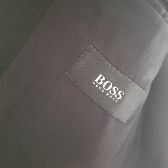 Hugo Boss men's suit - Picture 2 of 3